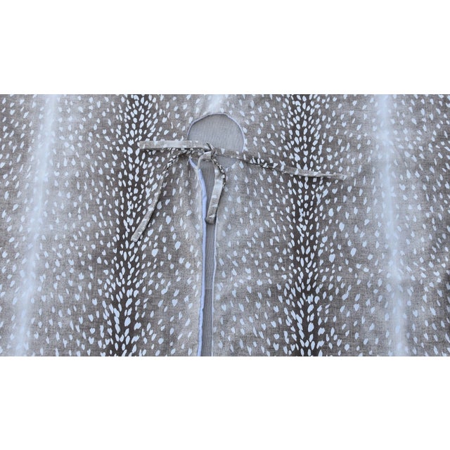 Chic Custom-Tailored Antelope Dee Fawn Linen Christmas Holiday Tree Skirt, 53" Diameter For Sale - Image 4 of 6