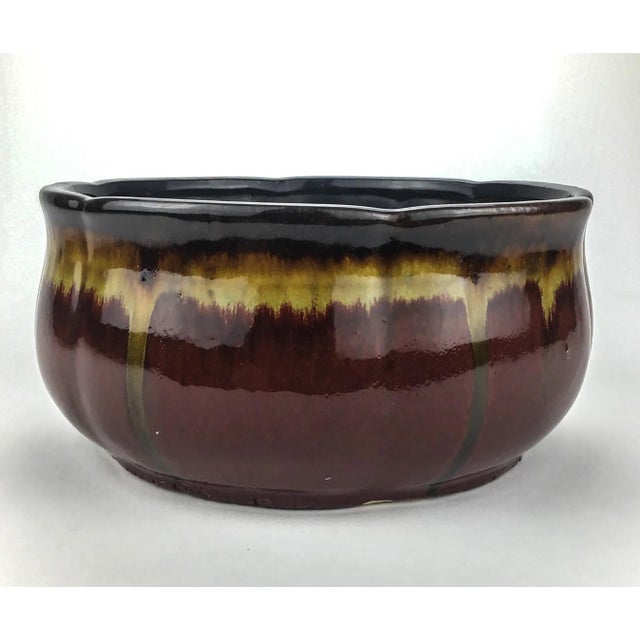 We love planters. Who doesn’t? This one will be your favorite. The inside is solid Matt black. The outside is a rich shiny...