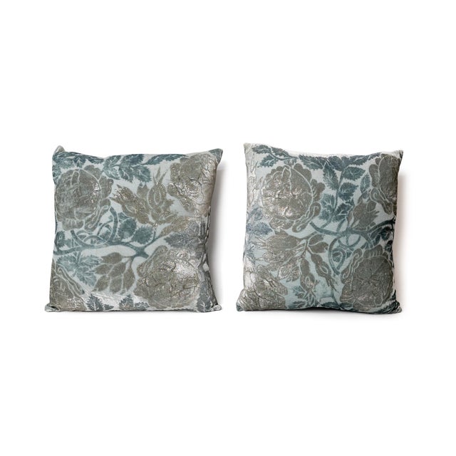 Traditional Pair of Hand-Painted Venetian Velvet Roses Pillow For Sale - Image 3 of 15