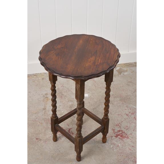1920s Antique English Round Oak Barley Twist Table With Scalloped Edge For Sale - Image 5 of 8