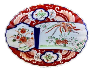 Antique Japanese Imari 19th-Century Scalloped Oval Plate, Meiji Period Kinrande