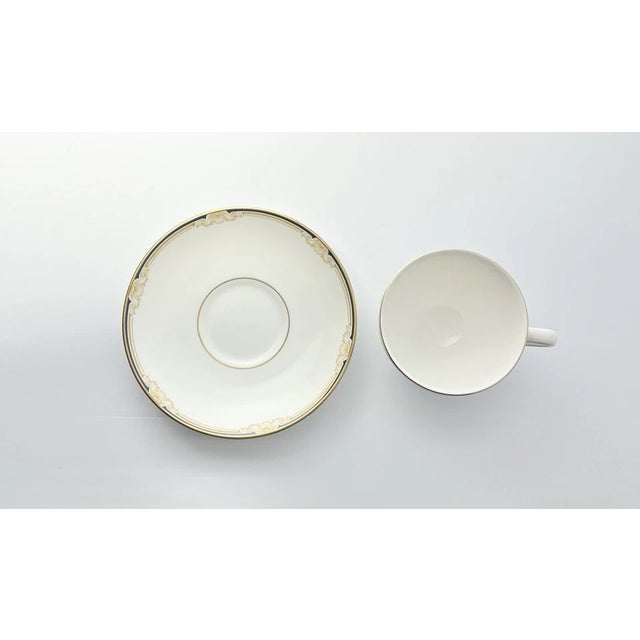 Wedgwood 1990s Wedgwood “Cavendish” Set of 4 Bone China Teacups & Saucers For Sale - Image 4 of 6