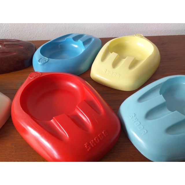 Unique Colored Bakelite Ashtrays from Škoda Car Manufacturer, 1959, Set of 10 For Sale - Image 6 of 9