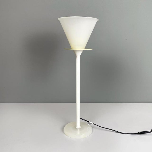 Italian Modern Table Lamp in Murano Glass and Yellow Metal, 1980s For Sale - Image 3 of 17