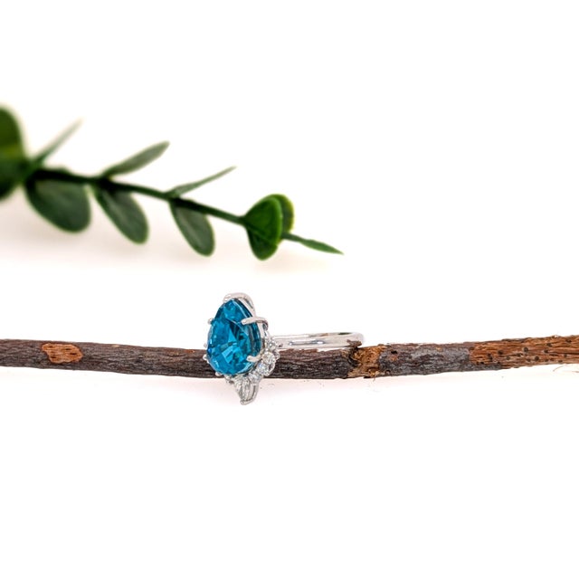 4.75cts Blue Zircon Ring W Natural Diamond Accents in 14k Solid Gold | Pe 9x7mm, Size 6.75 For Sale - Image 4 of 6