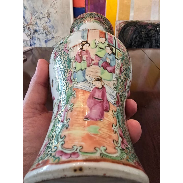 Antique Early 19th Century Chinese Porcelain Medallion Vase For Sale In Boston - Image 6 of 9