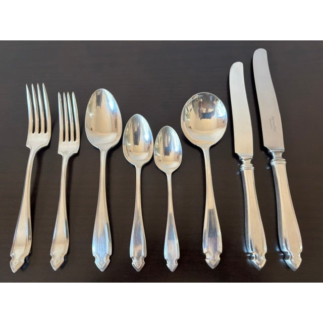 Early 20th Century Heirloom Plate / Wm. A. Rogers, Cardinal Pattern Silverplate, Pat - 107 pcs For Sale - Image 9 of 15