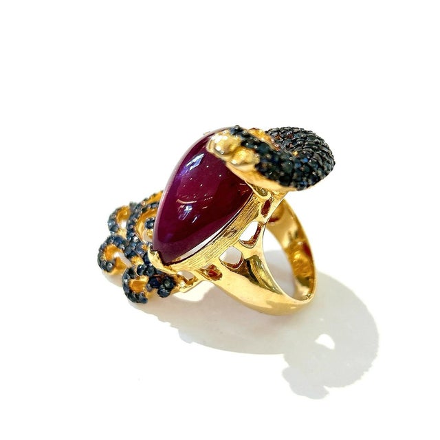 English One of a Kind Bochic “Orient” Ruby, Emerald & Sapphire Swan Cocktail Ring Set 18k & Silver Size 8.5 For Sale - Image 3 of 4