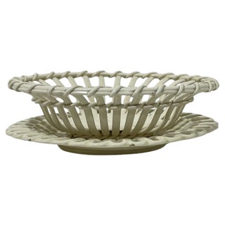 Small English Oval Fruit Basket and Saucer attributed to Wedgwood, 1907-1924, Set of 2 For Sale