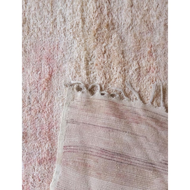 Mid-Century Modern Moroccan Beni MGuild Wool Rug - 8.6 X 5.9 Ft For Sale - Image 3 of 8