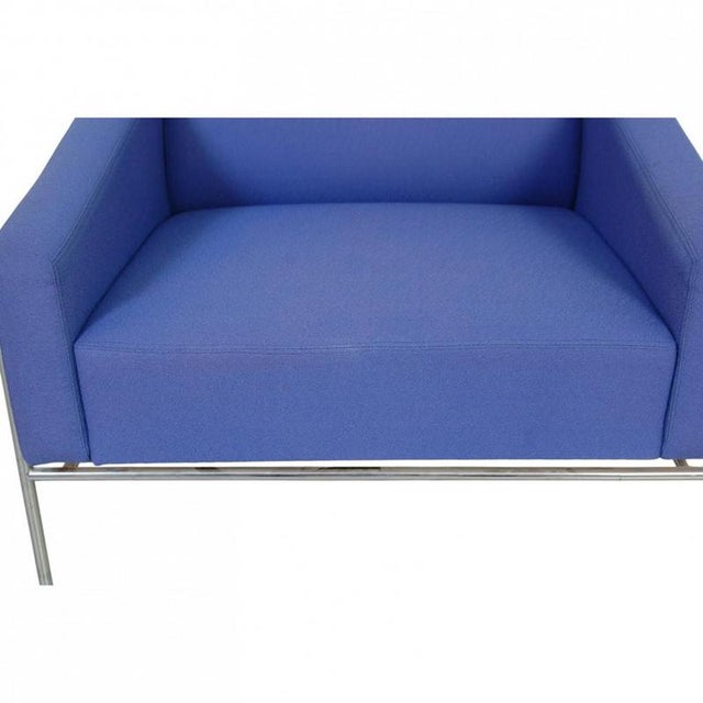 Blue Model 3301 Lounge Chair in Blue Fabric by Arne Jacobsen, 1997 For Sale - Image 8 of 18