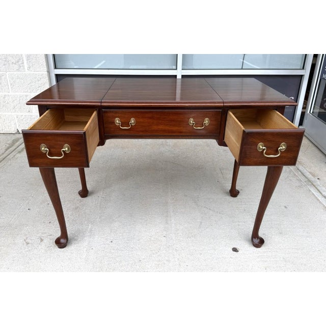 1980s Henkel Harris Solid Mahogany Vanity Model No. 2704 For Sale - Image 9 of 18