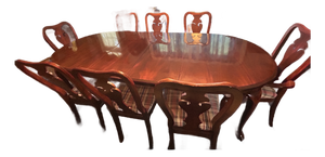1960s Attributed Thomasville Traditional Style Mahogany Dining Table With Extension Leaves