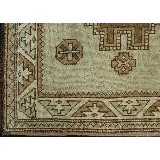Turkish Vintage Anatolian Rug 4'6" x 5'6" #17111 For Sale - Image 4 of 8