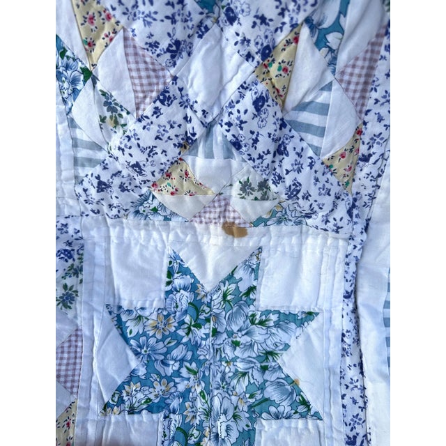 1980s Vintage Pastel Blue/Pink Star Quilt For Sale - Image 5 of 6
