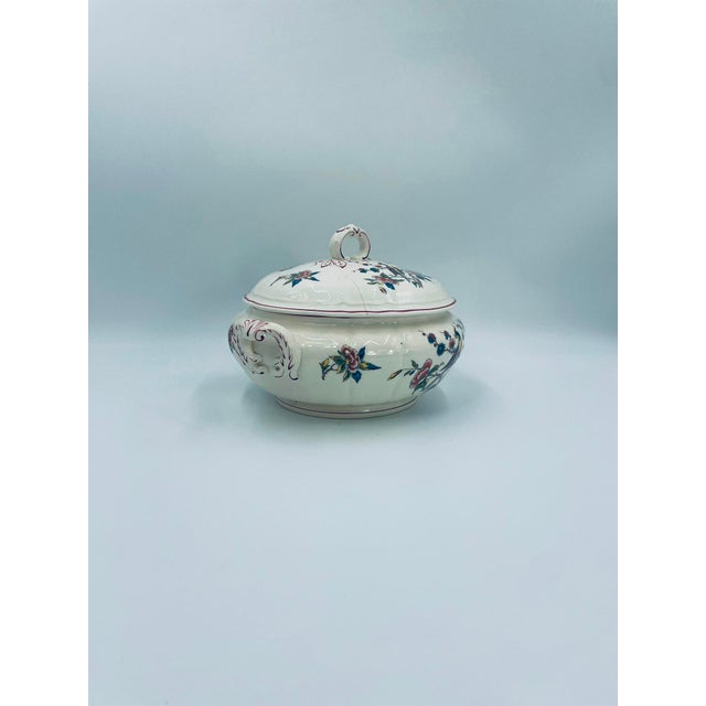 This antique soup tureen from the renowned Villeroy & Boch Mettlach factory, dating from 1887-1909, is from the Phoenix...