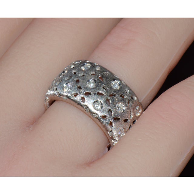 Authentic Roberto Coin Granada Natural 0.32Ct Diamond 18k White Gold Wide Band Ring, Size 6.5 For Sale In Dallas - Image 6 of 16