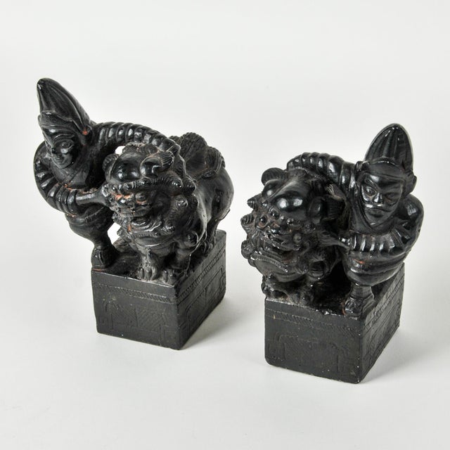 Asian Mid 20th Century Rare Pair of Asian Art Foo Dog Guardian Lion Bookends With Figures For Sale - Image 3 of 16