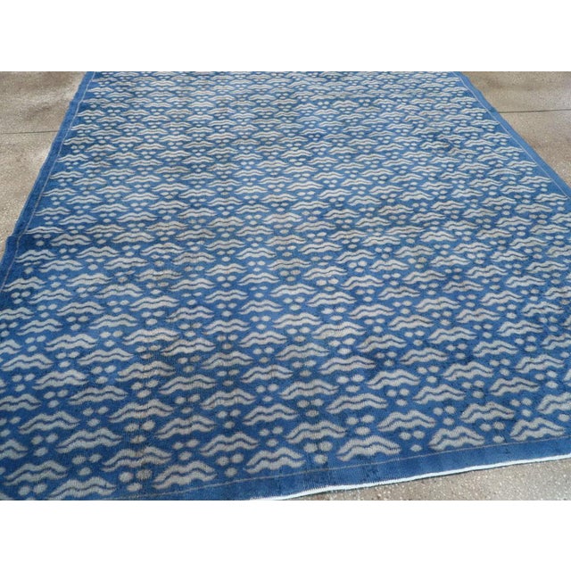 Ivory Galerie Shabab Collection Mid-20th Century Turkish Anatolian Accent Carpet For Sale - Image 8 of 10
