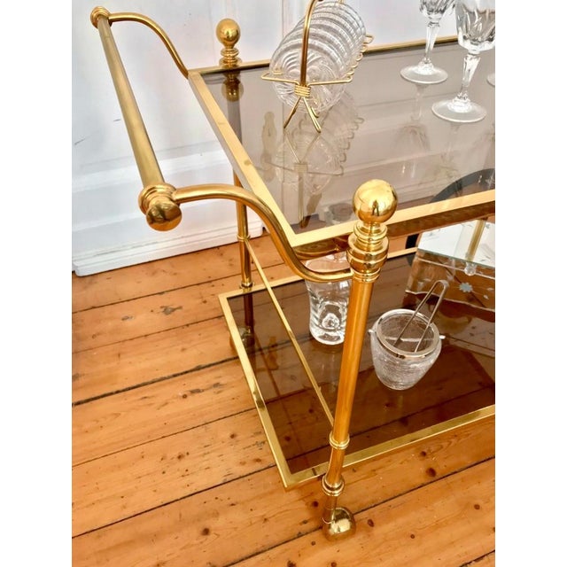 Hollywood Regency Bar Trolley in Brass and Crystal Glass in the style of Dolce Vita by Cesare Lacca, 1970s For Sale - Image 9 of 10