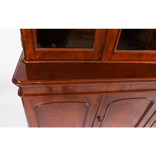 Brown 19th Century Antique English Victorian Flame Mahogany Library Bookcase For Sale - Image 8 of 18