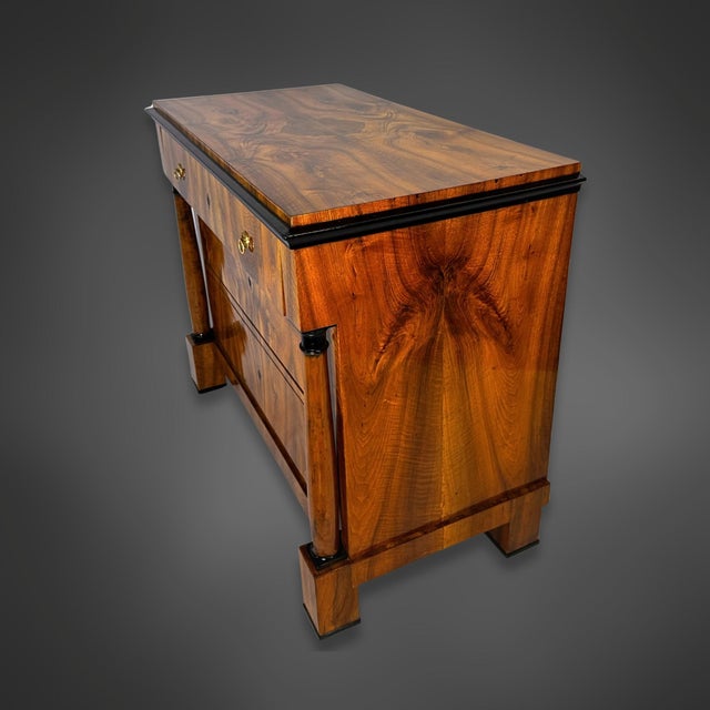 Biedermeier Writing Desk in Walnut, 1820 For Sale - Image 10 of 18