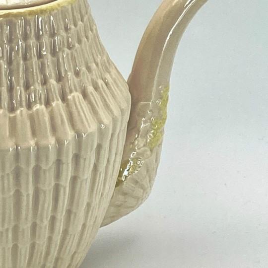 Ceramic Vintage Coastal Belleek Ireland Limpet Yellow Coffee Pot With Lid 5th Mark: 1955-1965 For Sale - Image 7 of 18