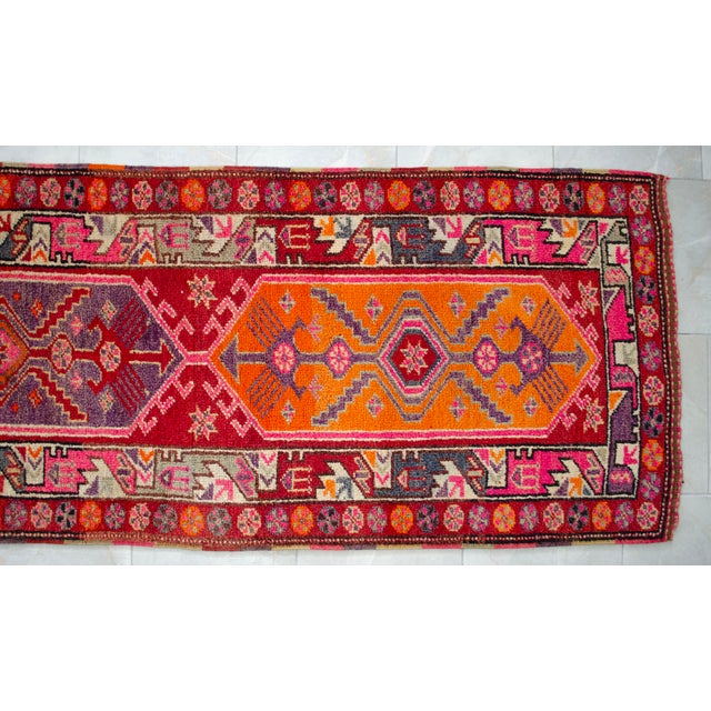 Heterodox Kurdish Runner Herki Rug. Hand-Knotted Colorful Tribal Long Runner - 3′1″× 15′6″ For Sale - Image 15 of 18