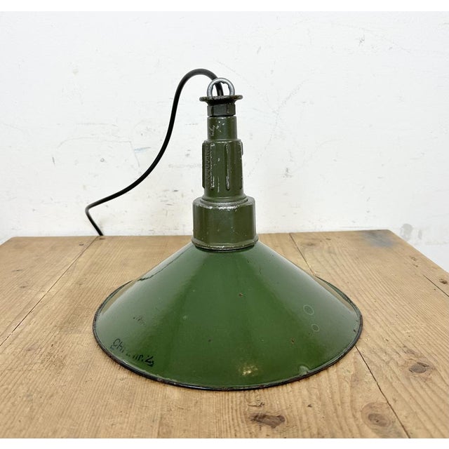 Industrial Green Enamel Military Pendant Lamp with Cast Aluminium Top, 1960s For Sale - Image 10 of 17