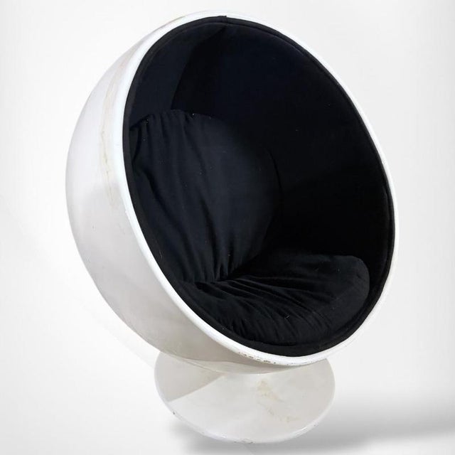 Wood Space Age Egg Pod Chair with Sculptural Pedestal Base, 1960s For Sale - Image 7 of 8