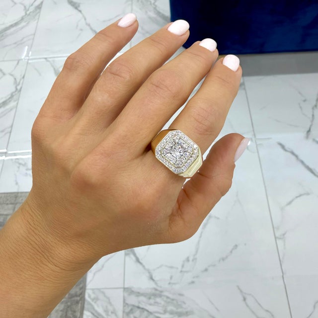 Gold Men’s 10k Yellow Gold 1.82ct Princess & Round Halo Lab Grown Diamond Band Ring, Size 10 For Sale - Image 8 of 8