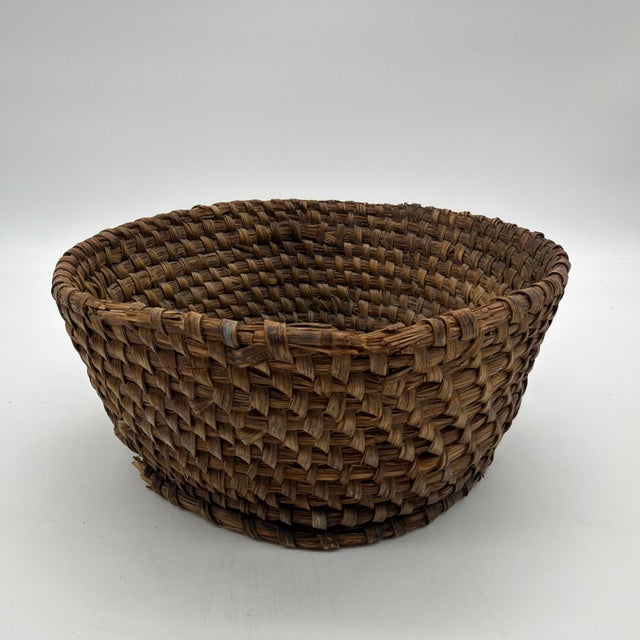 Antique Pennsylvania Coiled Rye Straw Basket, 19th Century, Lancaster County A wonderful antique hand-coiled rye straw...