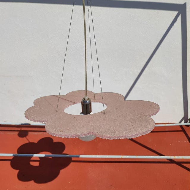 Vintage Pop Art Flower-Shaped Pendant in Resin For Sale - Image 5 of 6