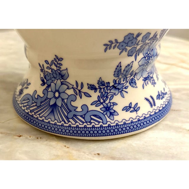 Bunny Williams Home Vintage Chinoiserie Porcelain Vase For Sale - Image 4 of 10