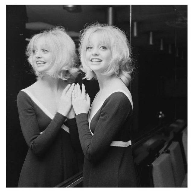 'Goldie Hawn' Unframed Archival Pigment Print For Sale