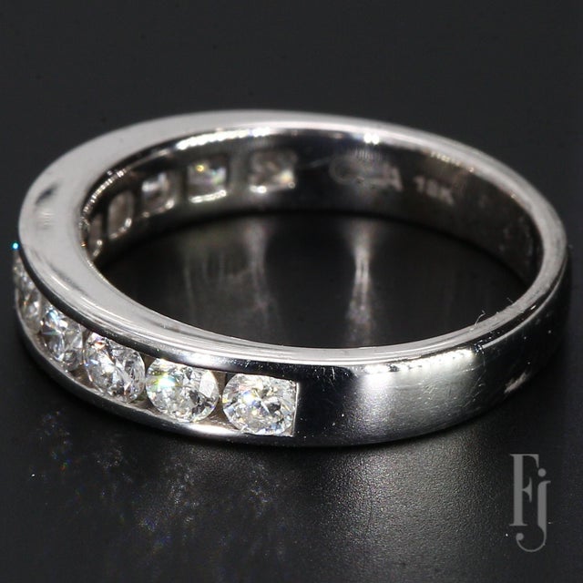 18k White Gold Channel Set Ring With Eleven Diamonds - Size 6.25 For Sale - Image 4 of 4