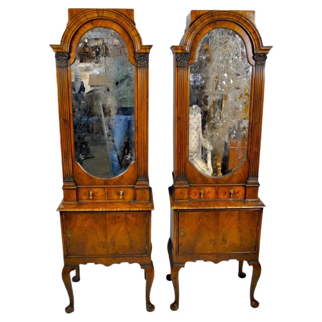 18th Century English Queen Anne Cabinets, 1712, Set of 2 For Sale
