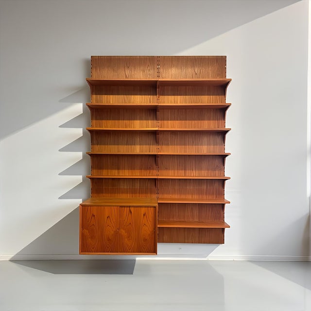 The royal shelving system is a vintage gem and a design classic of mid-century modernism. designed by poul cadovius (1958)...