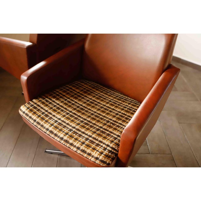 Textile DDR Swivel Armchairs in Brown Faux Leather and Checkered Seat, 1970s, Set of 2 For Sale - Image 7 of 10