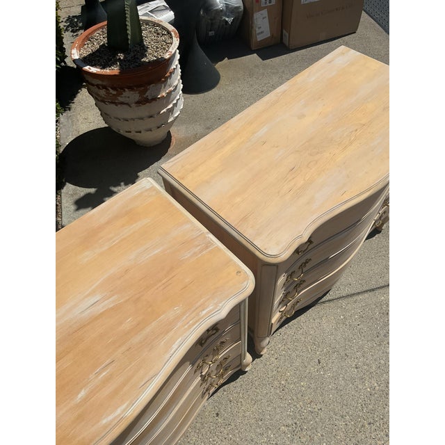 Bassett Furniture Vintage Solid Wood French 4-Drawer Chest For Sale - Image 4 of 11