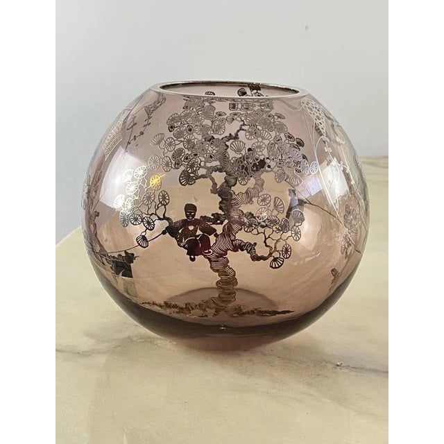 Eastern glass bowl, Japan, 1950s Decorated. Found in a noble apartment. Intact. Small signs of the time.