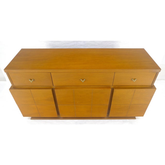 Wood American Mid Century Modern Light Birch 9 Drawers 63” Long Dresser MINT For Sale - Image 7 of 14