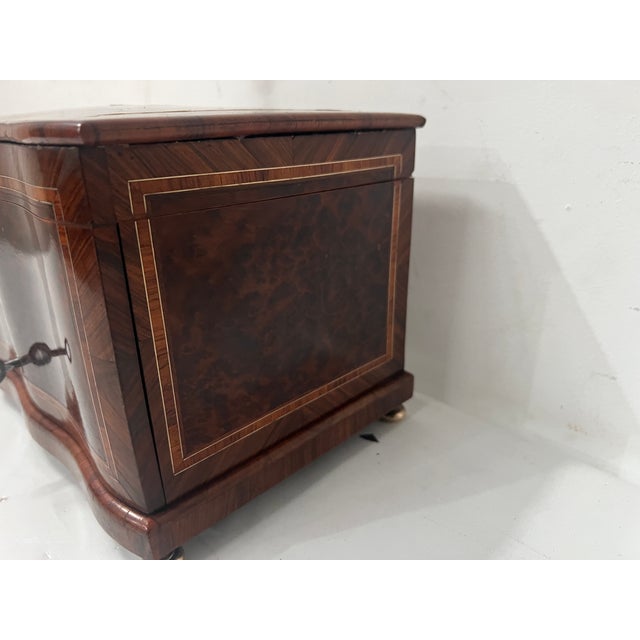 Cigar Box in Thuya Burl and Rosewood, 1800s For Sale - Image 9 of 14