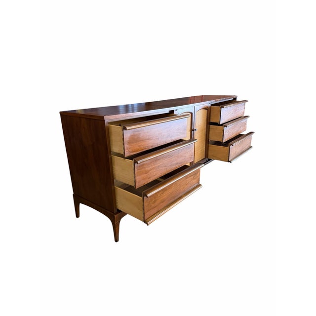 Large vintage 1960s Lane Furniture “Rhythm” mid-century modern dresser/credenza in excellent original condition. Featuring...