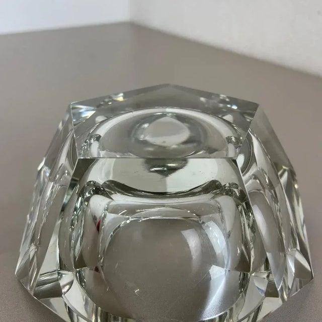 Large Murano Faceted Diamond Ashtray in the style of Flavio Poli, 1970s For Sale - Image 18 of 18