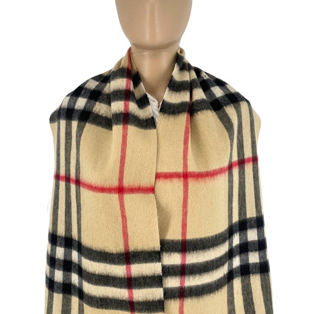 English Burberry Light Beige Plaid 100% Cashmere Scarf For Sale - Image 3 of 9
