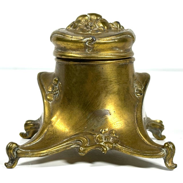 Art Nouveau Jennings Brothers Ormolu Inkwell for your consideration. The inkwell measures approx. 3 3/4 inches tall, 3 1/2...