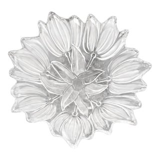 Vintage Frosted Floral Art Glass Centerpiece Bowl – Sculptural Tulip Petal Design – 12” Palm Beach / Hollywood Regency Catch-All For Sale