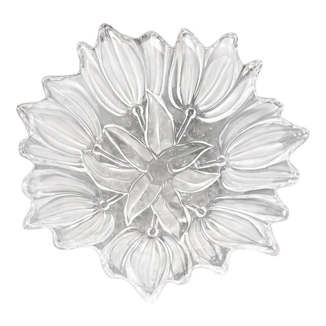 Vintage Frosted Floral Art Glass Centerpiece Bowl – Sculptural Tulip Petal Design – 12” Palm Beach / Hollywood Regency Catch-All For Sale