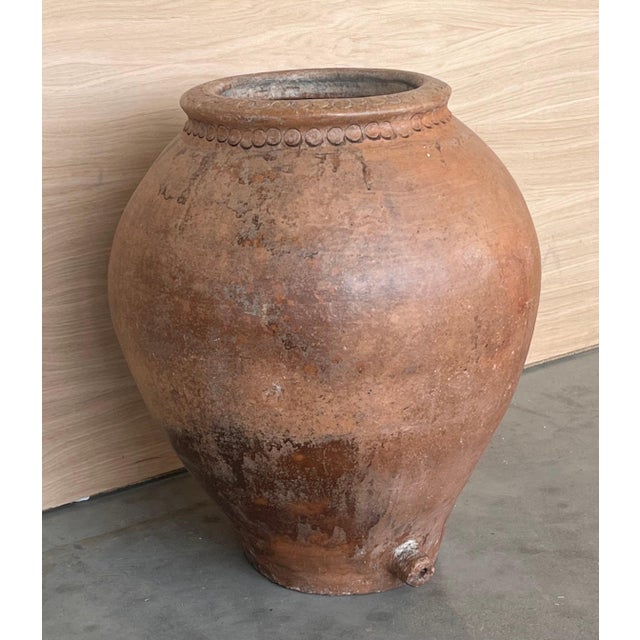 16th Century Spanish Terracotta Vase For Sale - Image 4 of 18